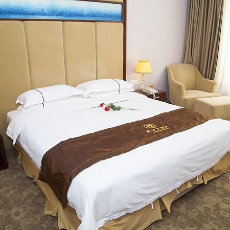 Long Zhou Grand Hotel Гуанчжоу Экстерьер фото