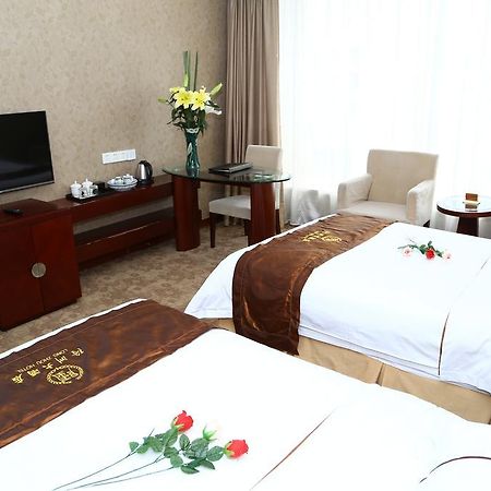Long Zhou Grand Hotel Гуанчжоу Экстерьер фото