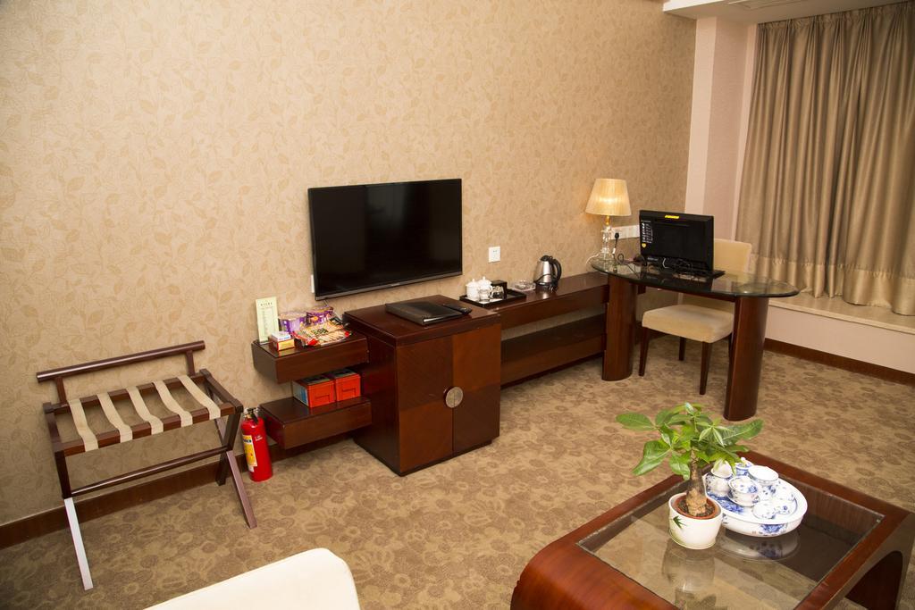 Long Zhou Grand Hotel Гуанчжоу Номер фото