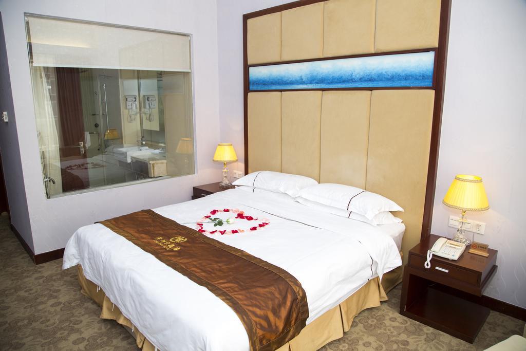 Long Zhou Grand Hotel Гуанчжоу Номер фото