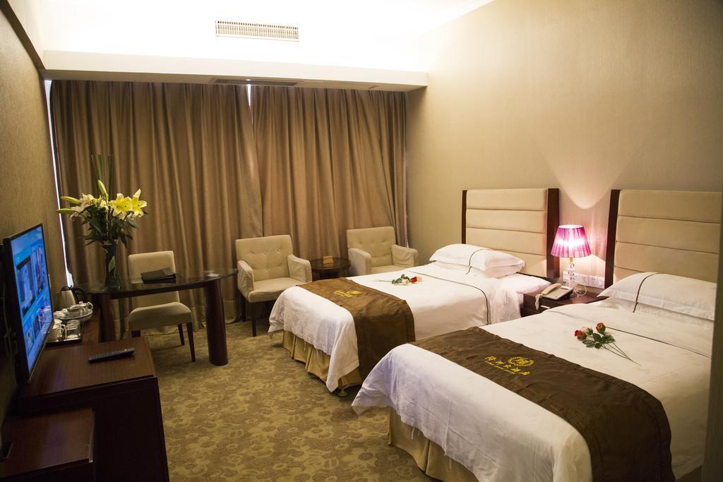 Long Zhou Grand Hotel Гуанчжоу Номер фото